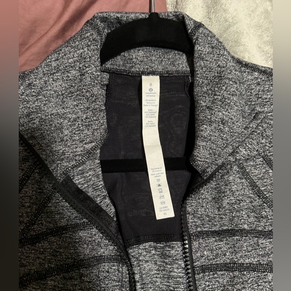 Lululemon gray define zip up jacket - Picture 10 of 11